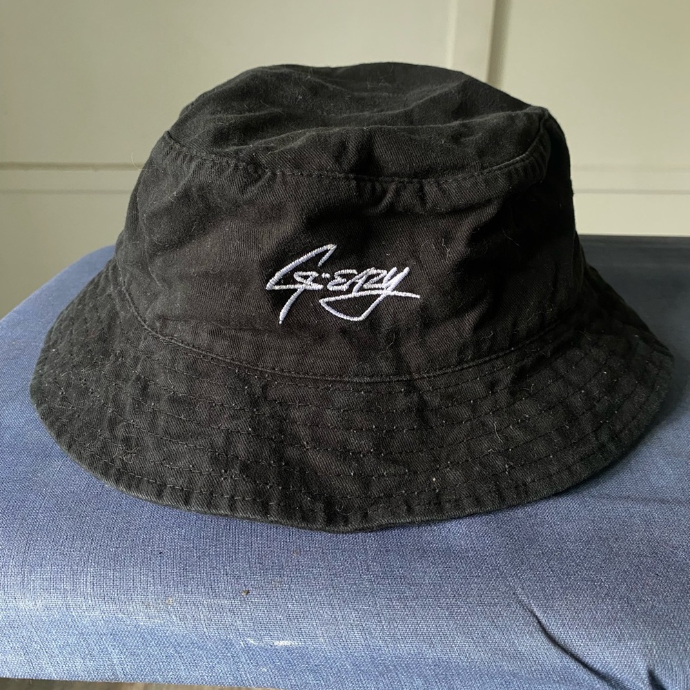 G-EAZY LOGO BUCKET HAT